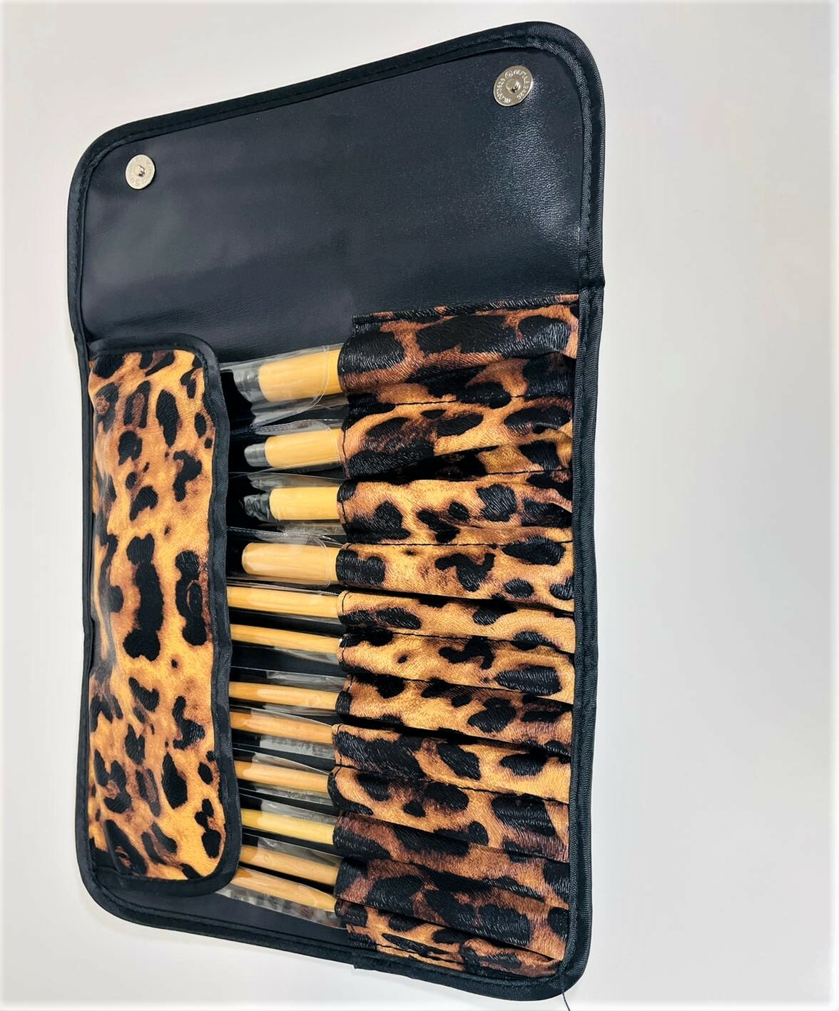 12-Piece Makeup Brush Set with Leopard Print Travel Pouch – Professional Cosmetic Brushes for Face & Eye Makeup