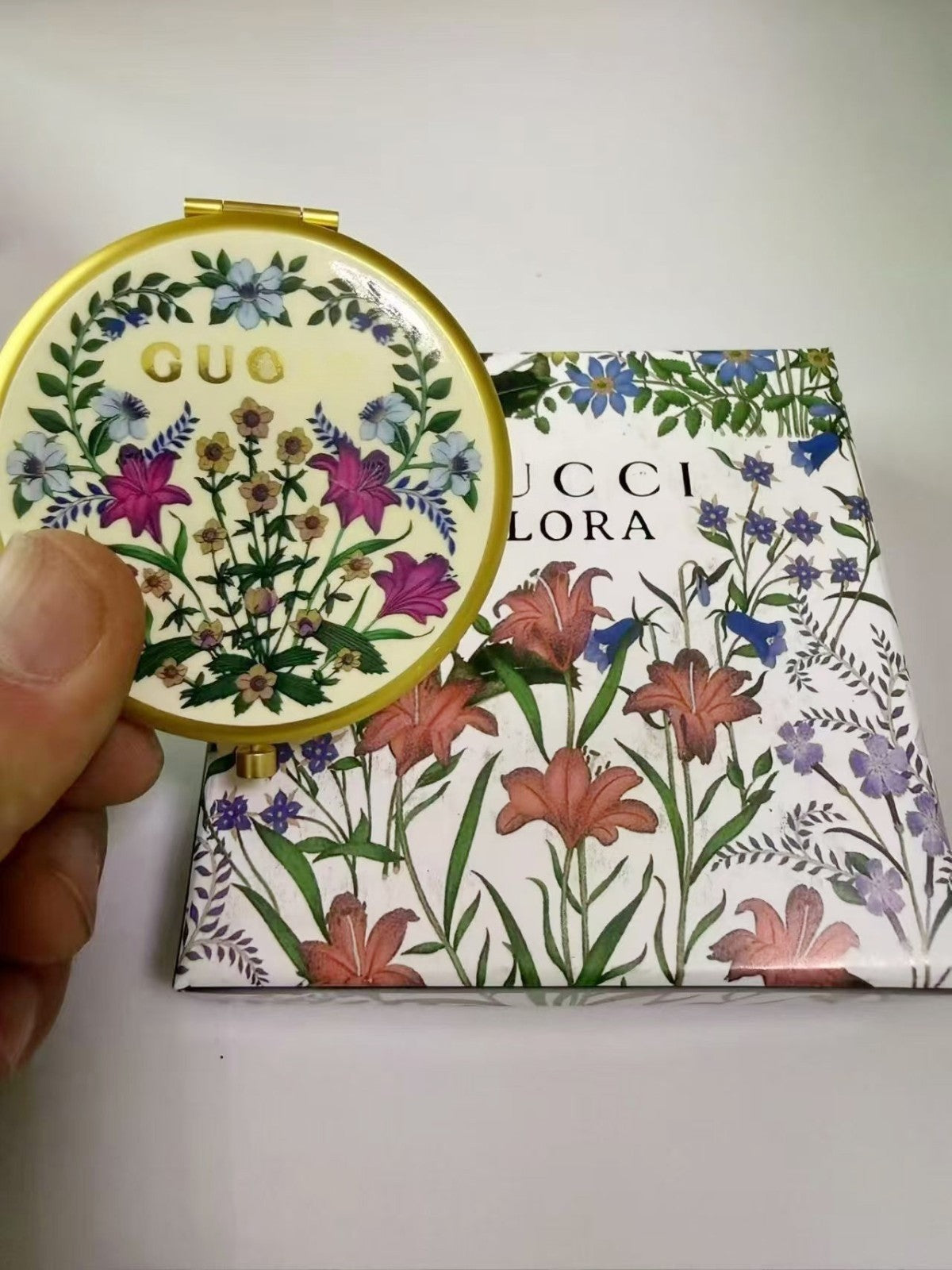 Floral Pattern Compact Mirror for Beauty and Gift Packaging