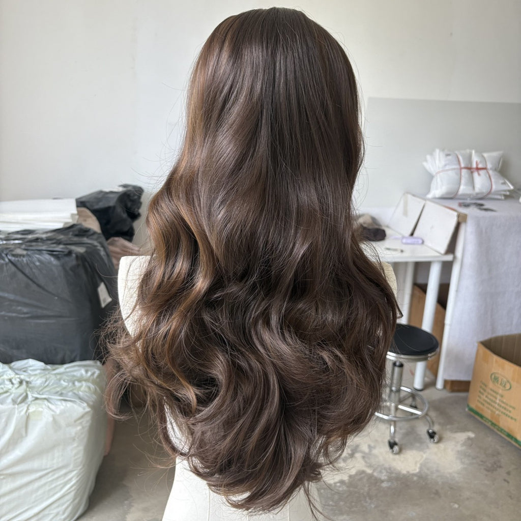 Long Wavy Synthetic Heat-Resistant Wig for Cosplay & Fashion - Soft & Tangle-Free
