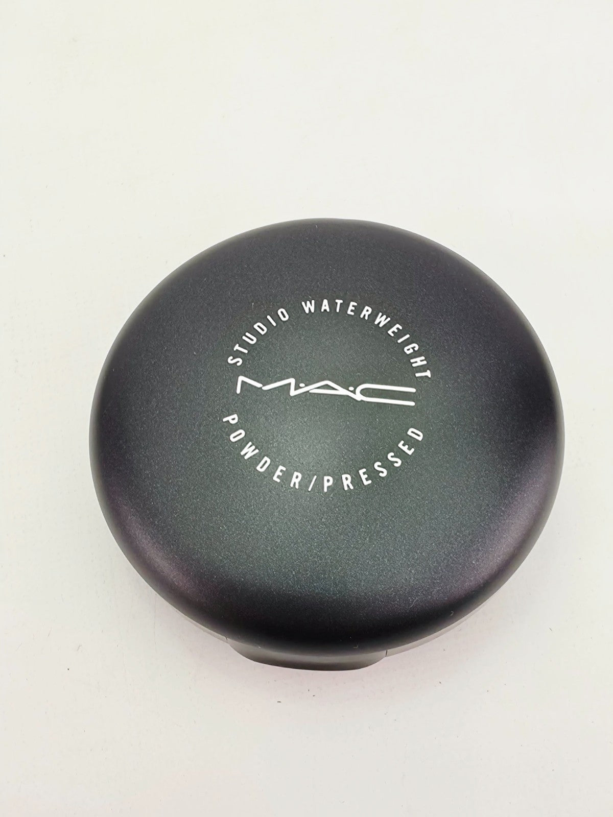 MAC Studio Waterweight Pressed Powder Compact Light Plus