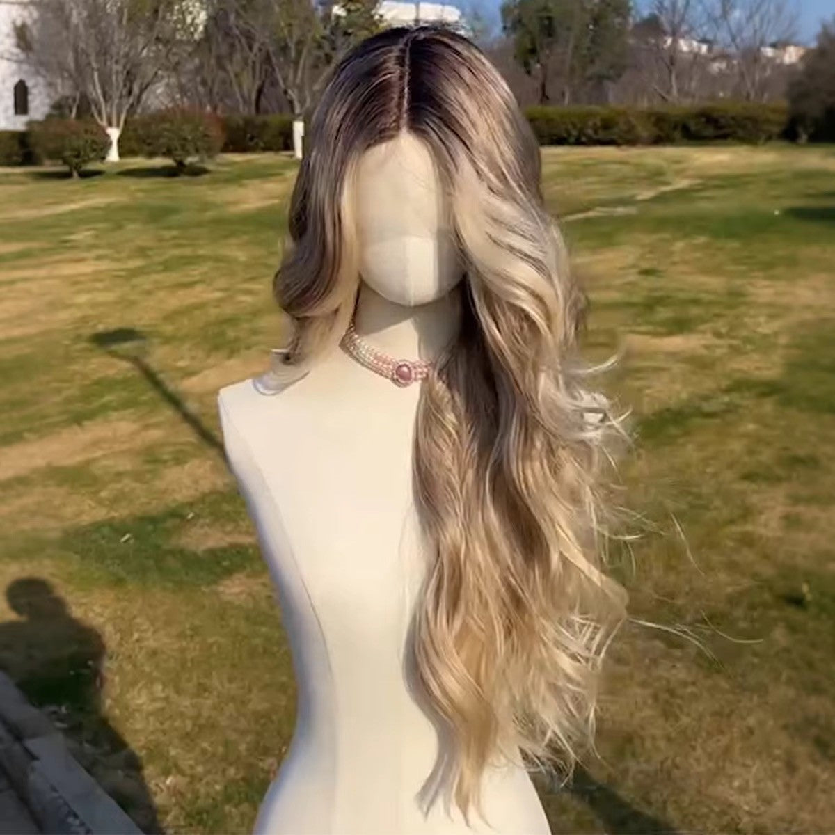 26-Inch Blonde Highlight Body Wave Lace Front Wig - Wavy Synthetic Hair