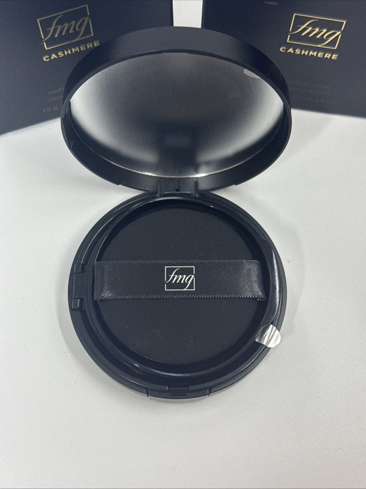 Avon Cushion Foundation Compact 0.42 oz - Cashmere Makeup W225