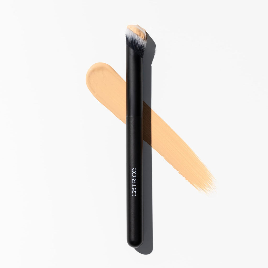 Angled Under Eye Concealer Brush for Precise Blending Makeup Tool