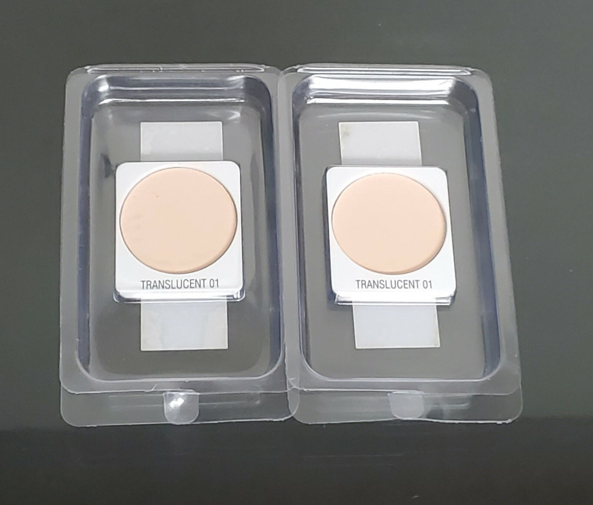 Translucent Face Powder - Ultra Smooth Finishing Makeup Compact - Elizabeth Arden