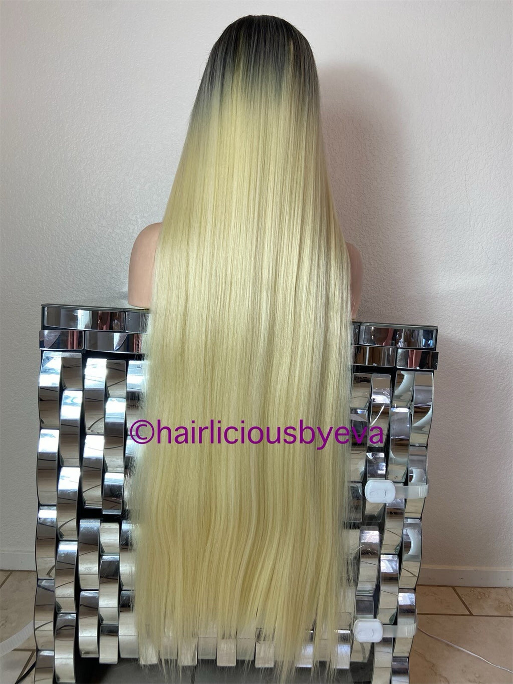 Long Blonde Ombré Wigs 32 Inch Middle Part Heat-Resistant Synthetic Hair