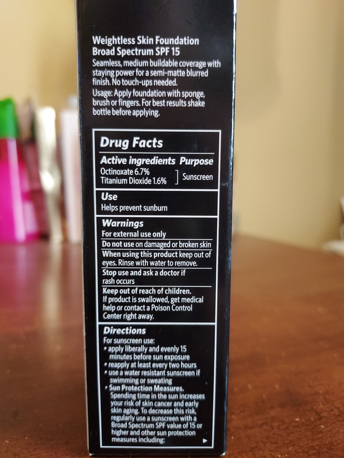 Weightless Skin Foundation N-012 Porcelain 1 fl oz – Bobbi Brown