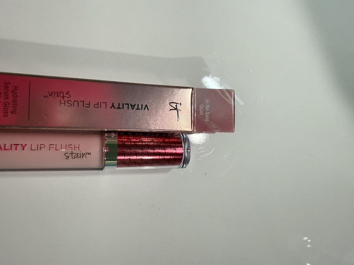Lip Gloss Hydrating Lip Stain with Vitality Shine - Soft Je Ne Sais Quoi