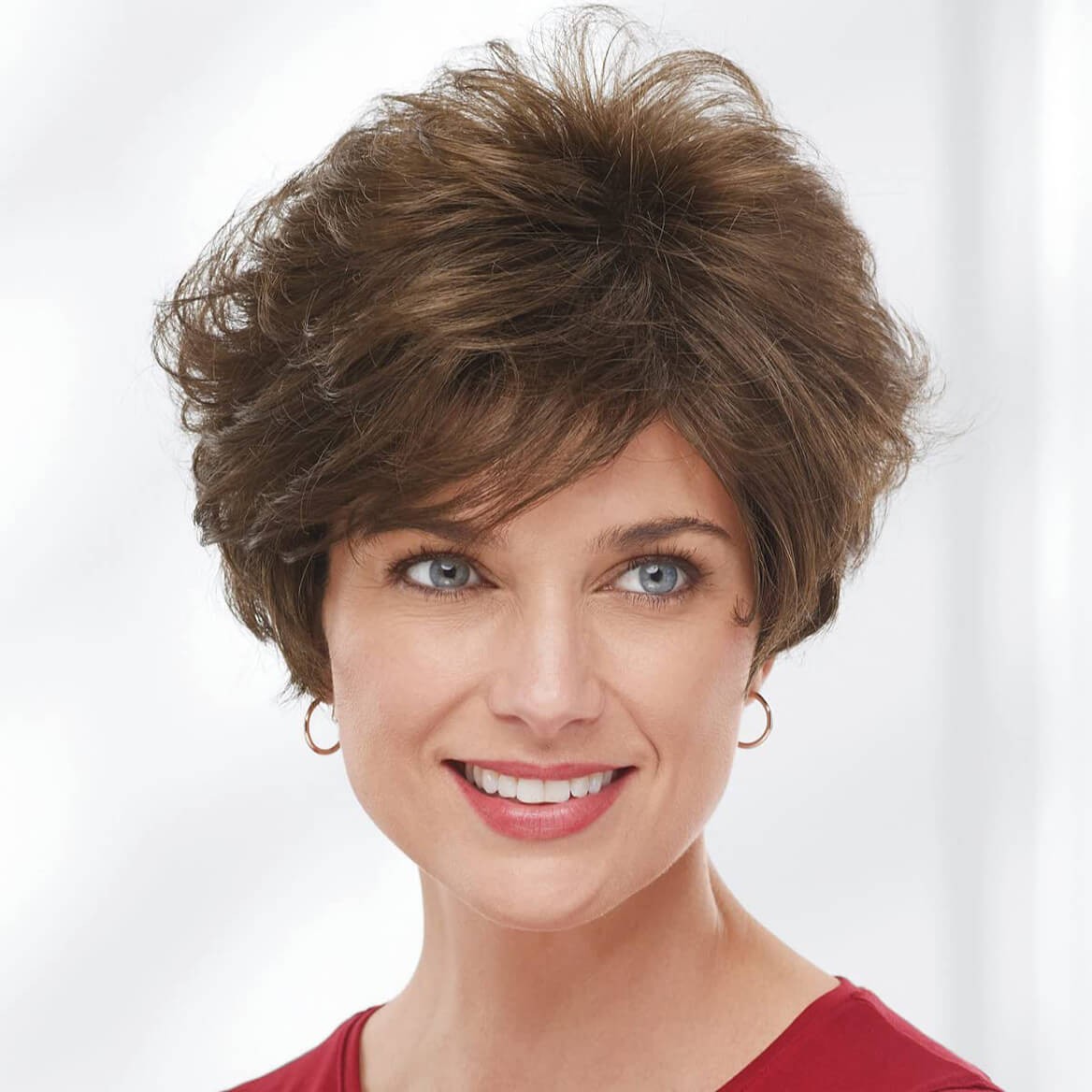 Voluminous Short Synthetic Wig with Wavy Layers and Bangs – Multiple Colors