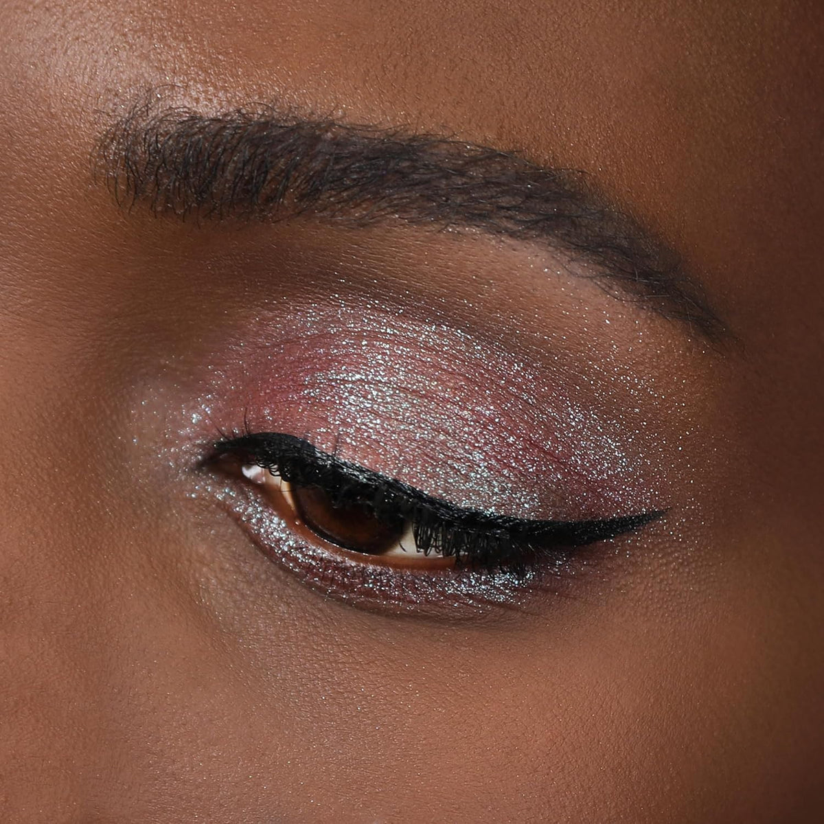 Metallic Eye Shadow - Highly Pigmented Foil Finish with Glitter